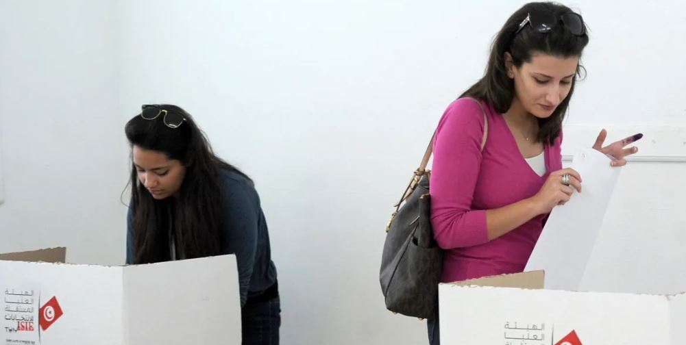 Tunisians vote on constitution expanding president's power