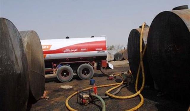ضبط مليون لتر من المشتقات النفطية وعجلات تستخدم للتهريب بمناطق متفرقة من البلاد