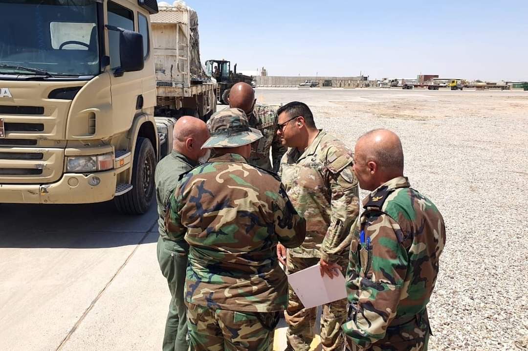 The United States hands over new equipment to the Peshmerga and affirms its commitment to continuing support (photos)