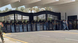 وزير الصدر للمتظاهرين: لا نرضى بالتعدي على القضاء ونزاهته مطلبنا