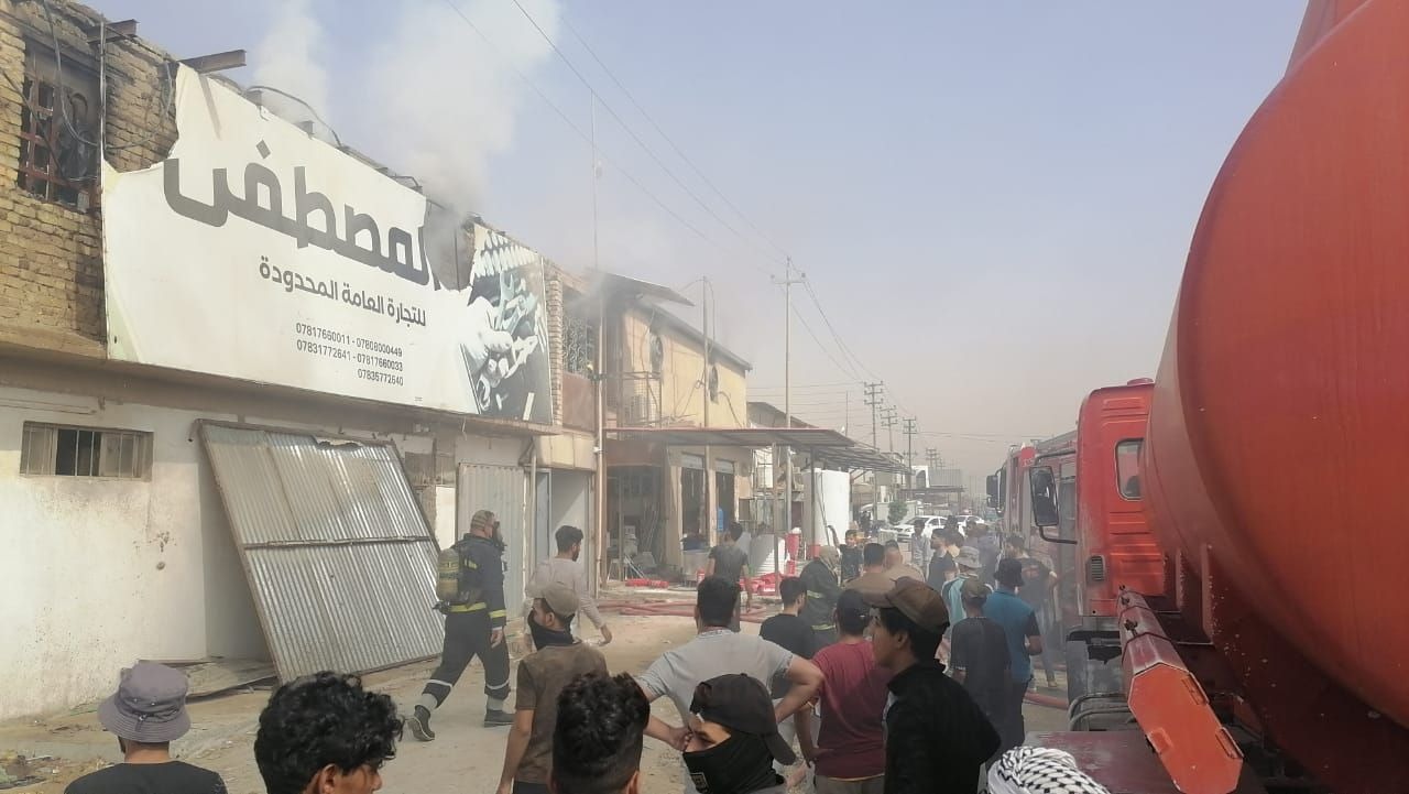 حريق يأتي على محال تجارية شرقي بغداد