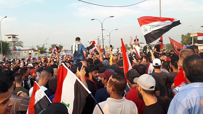 برلماني: الصدر وأد ثورته وتراجع عن مطالب التغيير الجذري للنظام في العراق