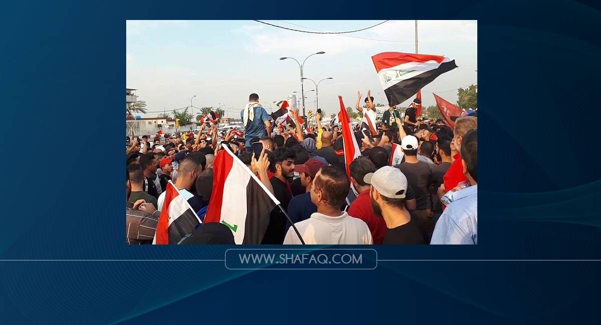 أنصار تشرين يتظاهرون في ساحة النسور و"اسقاط النظام" أبرز مطالبهم (فيديو)