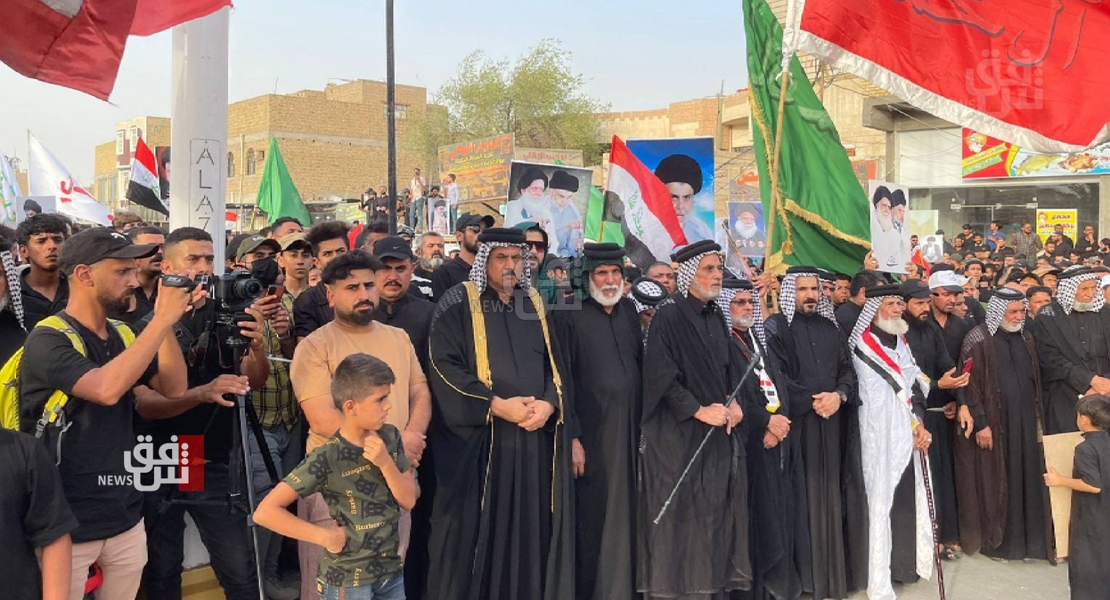 Iraqi factions return to the streets in rival protests