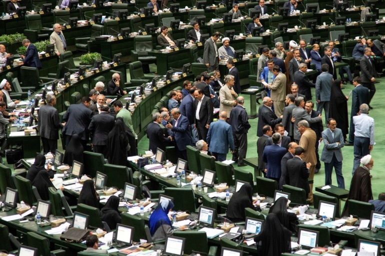 اجتماع مغلق بالبرلمان الايراني بشأن الاتفاق النووي والاتحاد الأوروبي يمتدح رد طهران