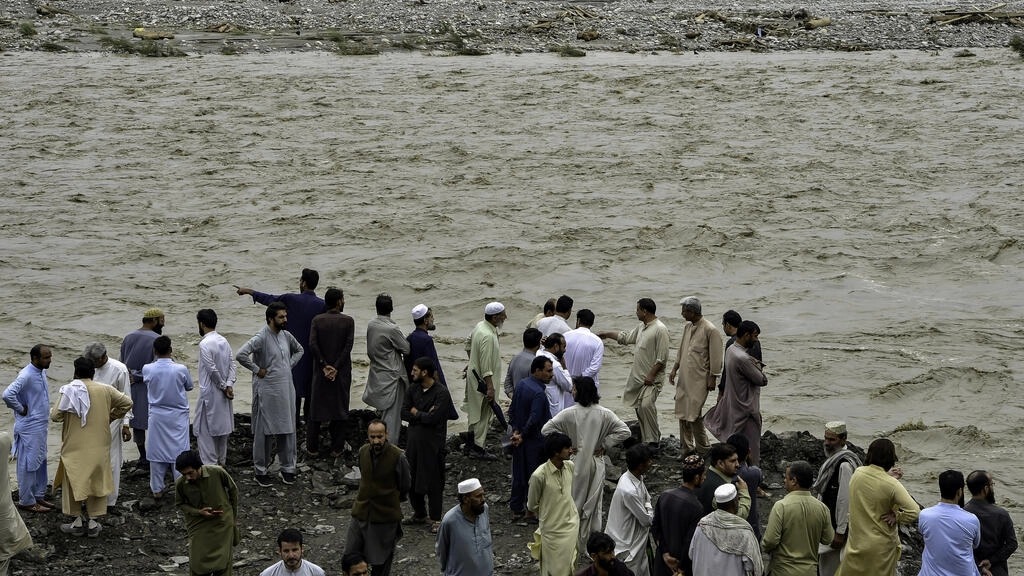 الفيضانات تشرّد آلاف الباكستانيين
