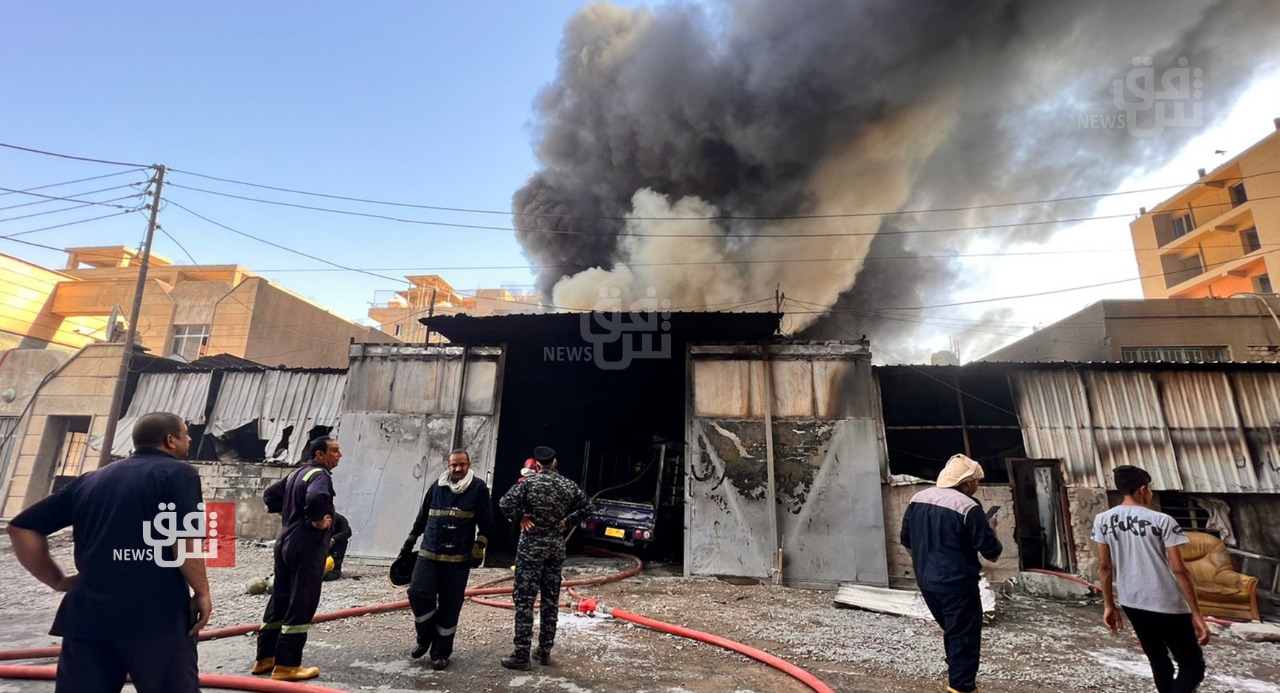 اندلاع حريق في مخزن للأجهزة الكهربائية وسط بغداد (صور)
