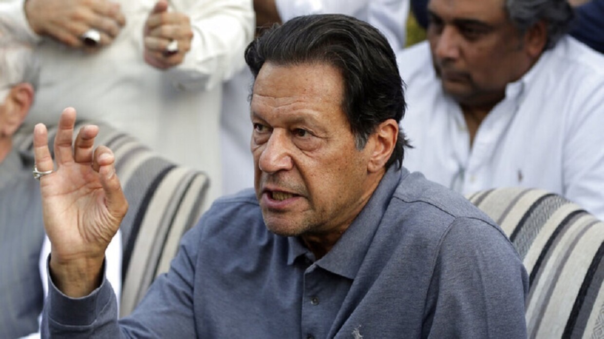رئيس الوزراء الباكستاني السابق يمثل أمام القضاء بتهمة ازدراء وتهديد قاضية