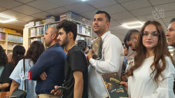 السليمانية.. "بندر الفيلي" يخطف الأضواء في حفل توقيع نتاجين أدبيين للروائي بختيار علي  