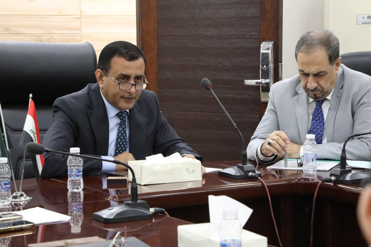 الطائرات المعطلة تطيح بمدير شركة الخطوط الجوية العراقية والنقل تكلف آخر بديلا عنه