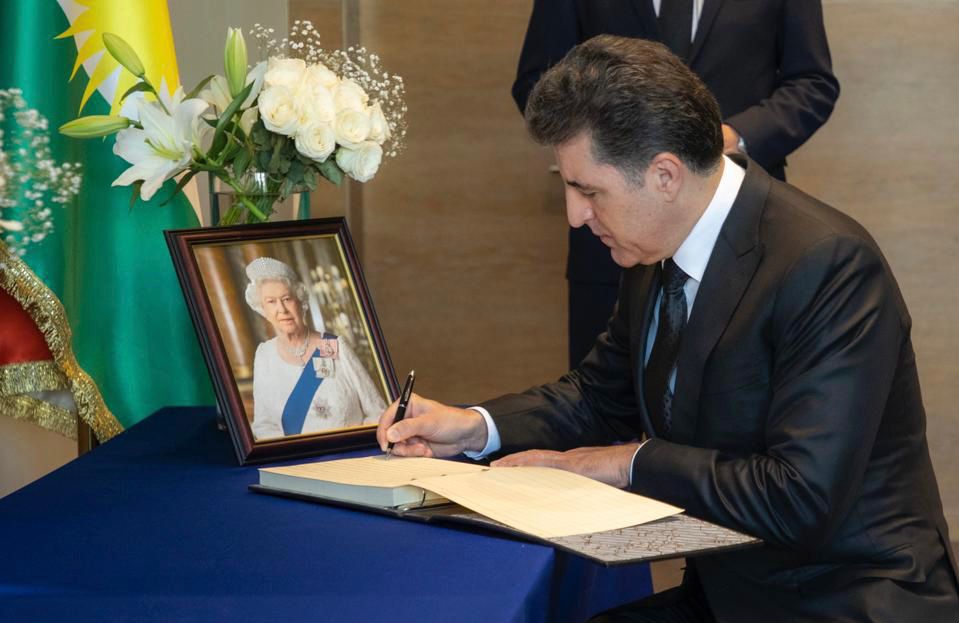 President Barzani signs condolence book after Queen Elizabeth's demise