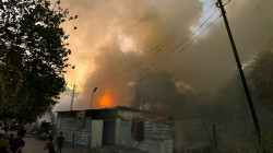 الدفاع المدني يكافح حريقاً اندلع في شارع أبو نؤاس ببغداد