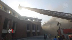 بخسائر مادية للمحال.. الدفاع المدني يكافح حريقا في أحد اسواق اربيل (صور)