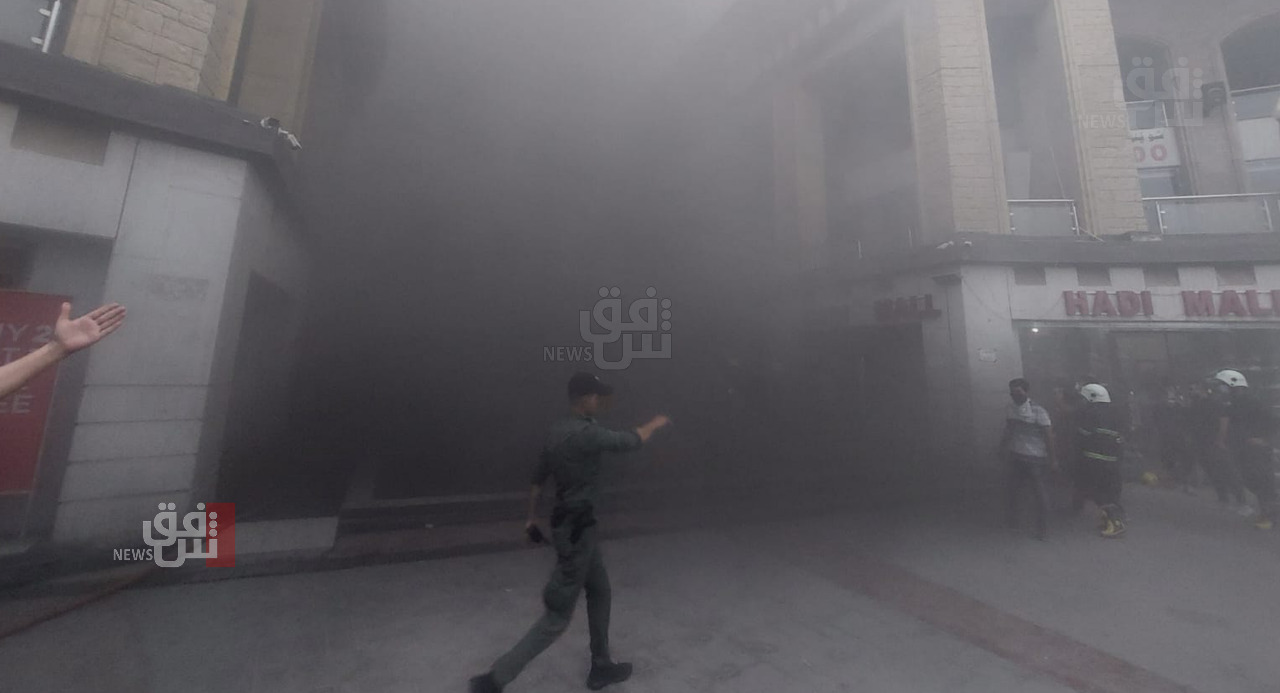 في بغداد والنجف.. اندلاع حريق في مبنى قرب المعهد الطبي وآخر في شارع الرسول  (فيديو)
