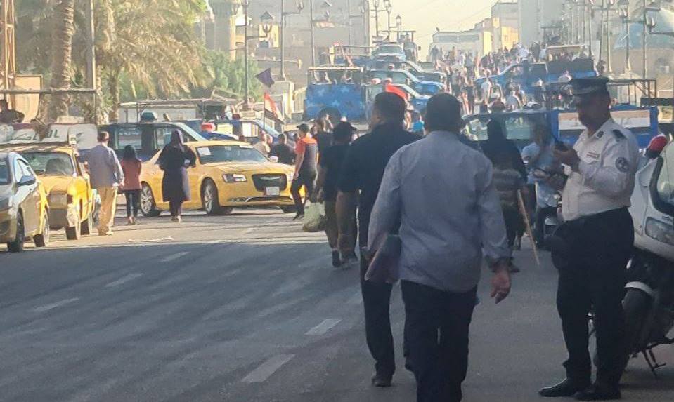بغداد تستيقظ على زخم مروري كبير والطلبة "يهرولون" إلى مراكز الامتحان.. صور وفيديو 