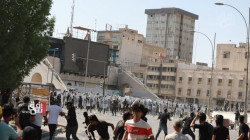 Security forces recapture the protests' front on al-Jumhuriyah bridge, 10 protestors injured