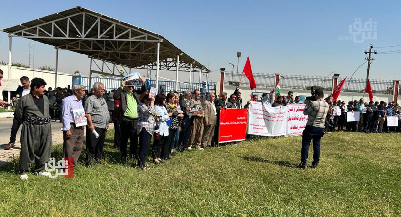 Pictures .. A protest demonstration in front of the United Nations headquarters in Erbil, condemning the Iranian bombing