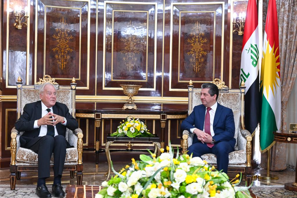 PM Barzani receives a medal of honor from the French Senate 