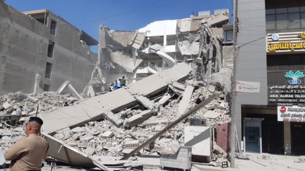 بحادثة انهيار المبنى.. هيئة الاستثمار تلقي الكرة بملعب الصحة وأمانة بغداد