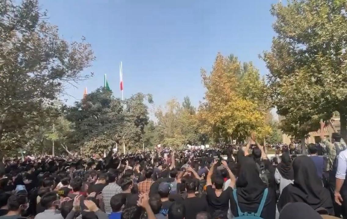 US, UK criticize crackdowns on protests in Iran