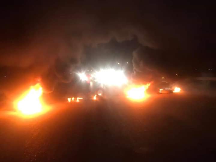 Protesters throw Molotov at the headquarters of the Dhi Qar governorate 