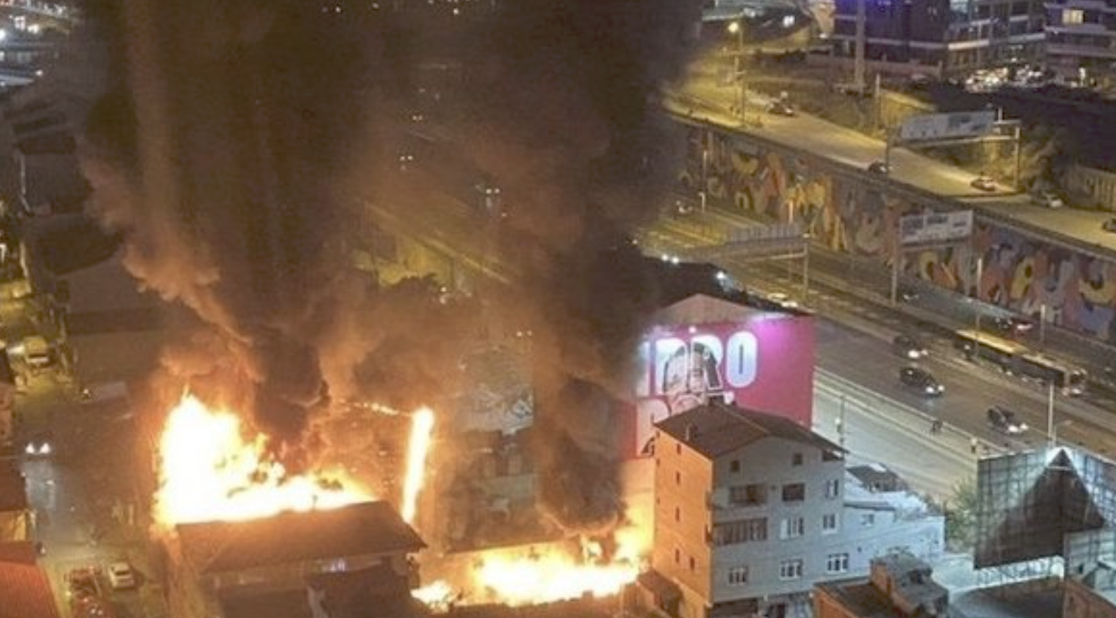 انفجار كبير في مبنى بإسطنبول (فيديو)