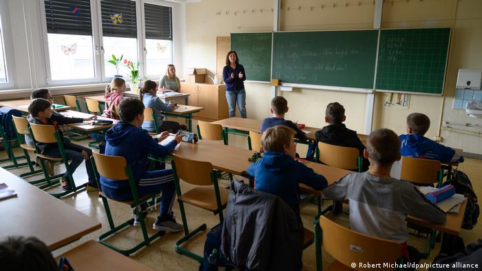 "لإبداع أكثر".. مدارس ألمانية تدرج مادة "السعادة" ضمن منهجها التعليمي 