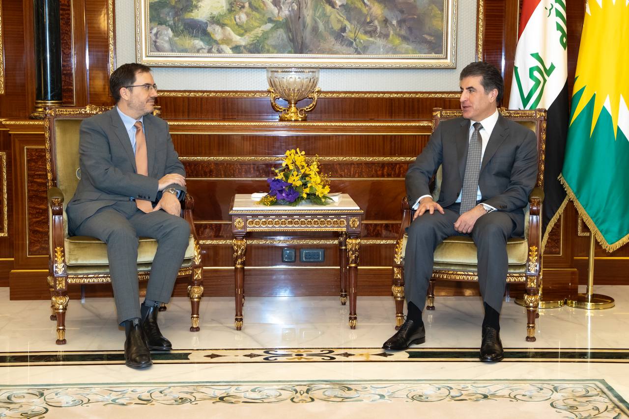 President Barzani receives UK ambassador to Iraq 
