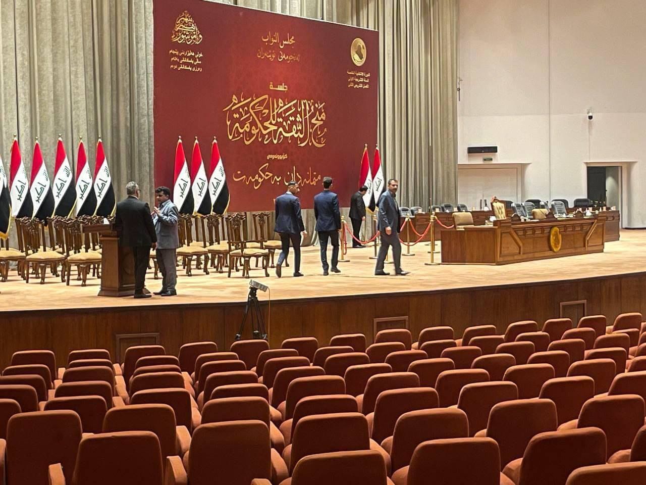 البرلمان يرجئ عقد جلسة منح الثقة لحكومة السوداني بضع ساعات