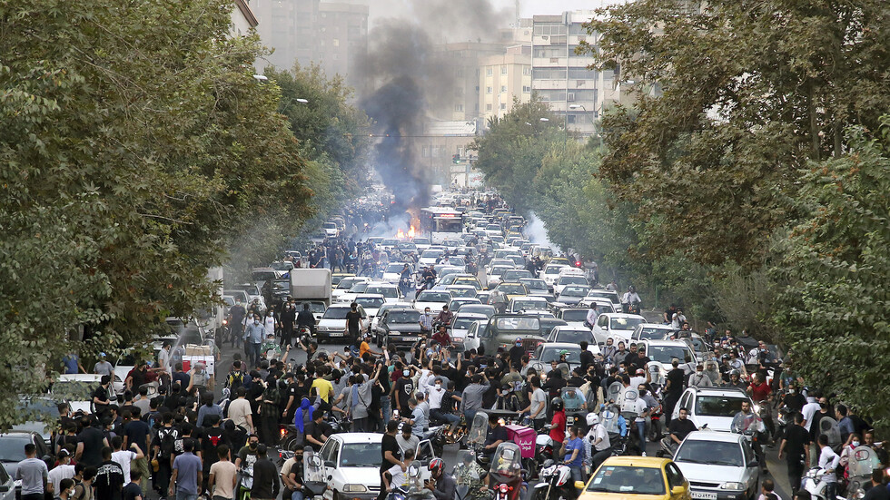 Head of Iran’s IRGC warns protesters: ‘Today is last day of riots’