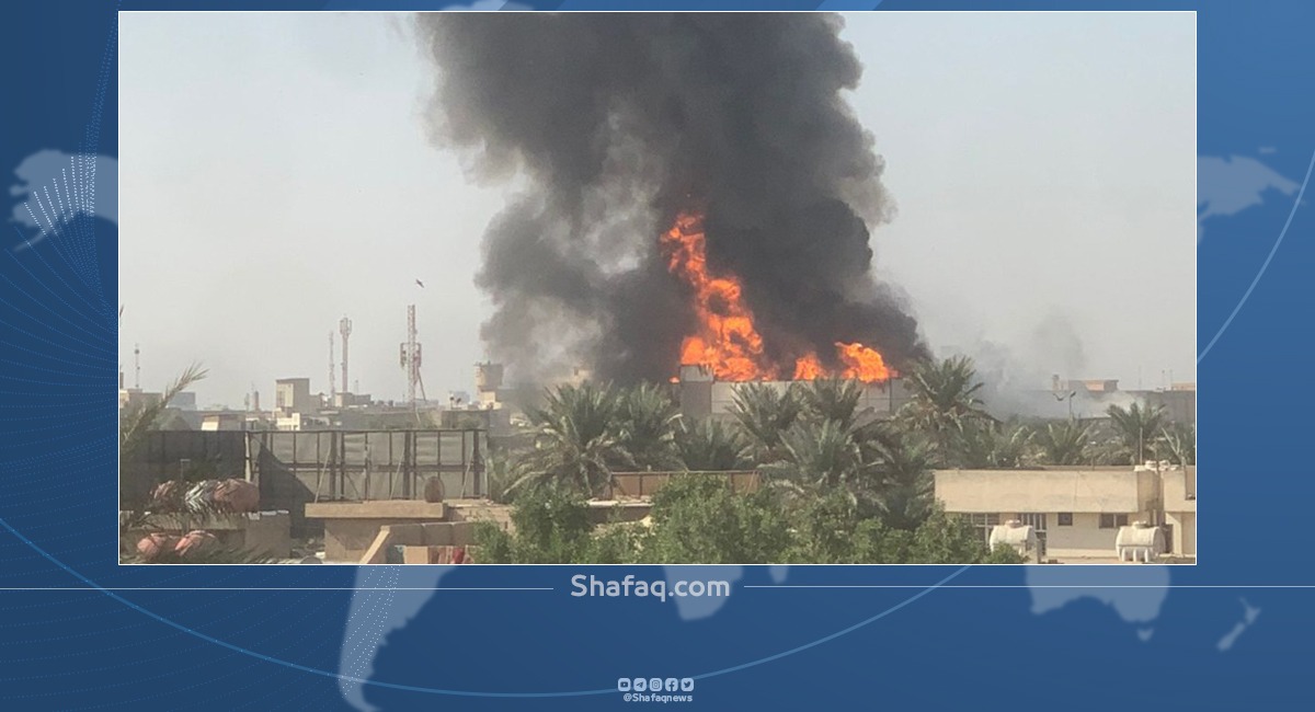 حريق هائل يأتي على بناية تجارية في بغداد.. صور 