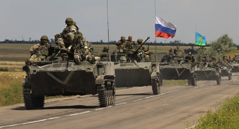 Russia abandons Ukrainian city of Kherson in major retreat