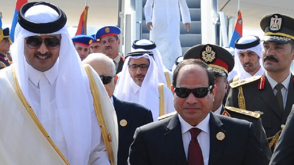 قطر تودع مليار دولار في المركزي المصري و"تقترب" من الاستحواذ على شركات حكومية 