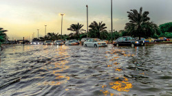 الأمطار تغرق الكويت.. بحيرات بالشوارع وغضب على التواصل 