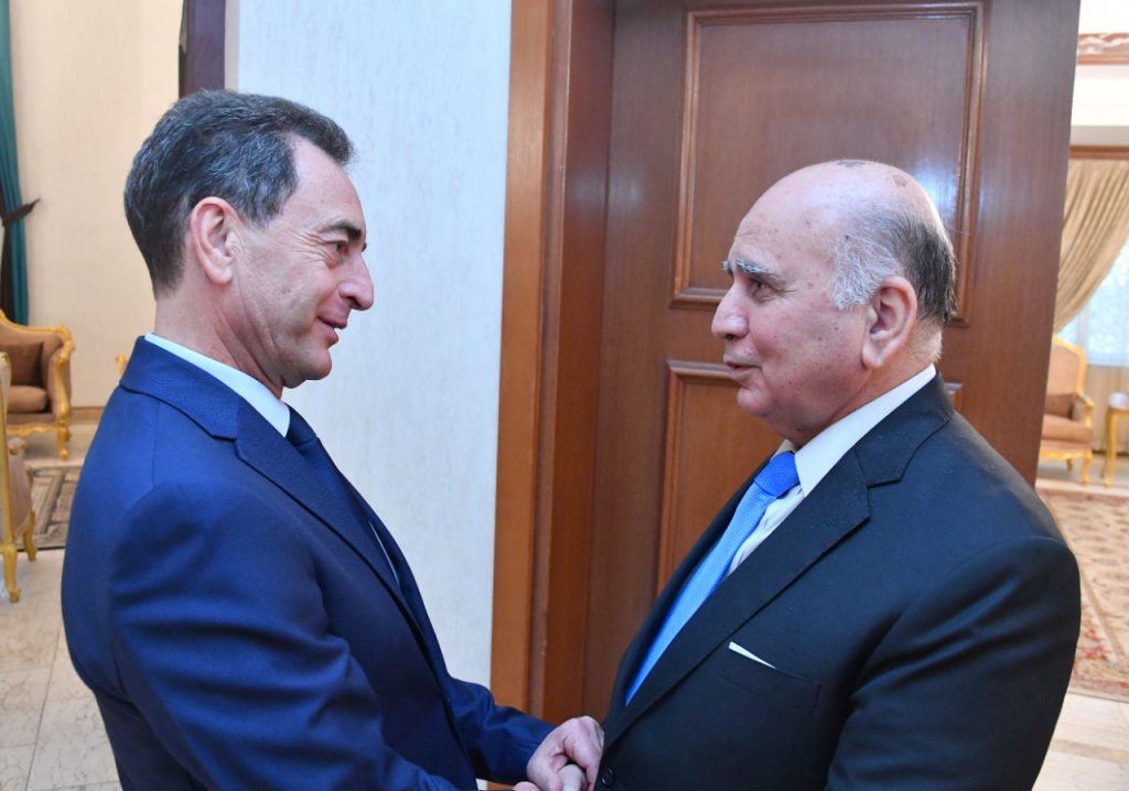 وزير الخارجية يبحث مع السفير الفرنسي عقد "مُؤتمر بغداد" الثاني في عمّان