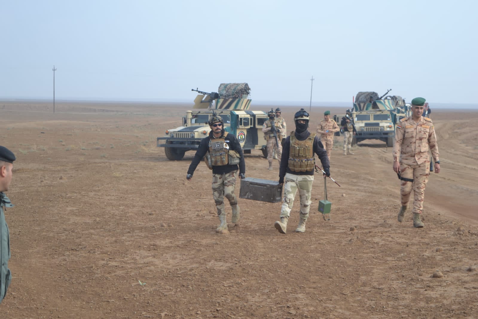 الاستخبارات العراقية تداهم وكراً لداعش وتضبط صواريخ وعبوات في عدة محافظات