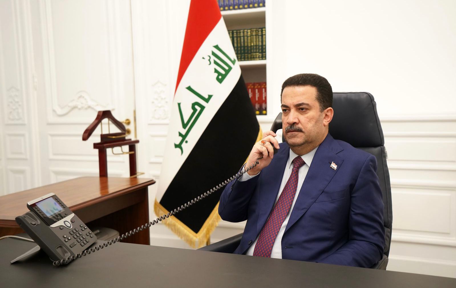 Iraq's PM receives a phone call from French President