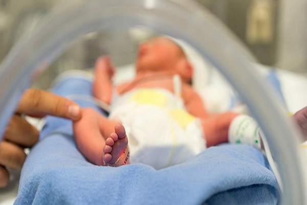 الموت يخطف أربعة أطفال حديثي الولادة تحت ظروف غامضة