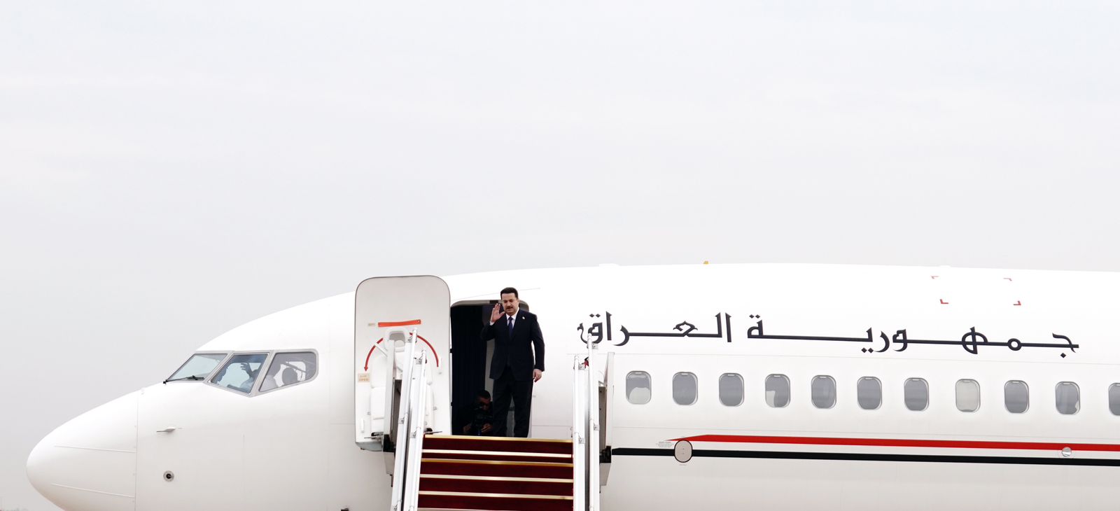 السوداني يبدأ زيارته إلى إيران