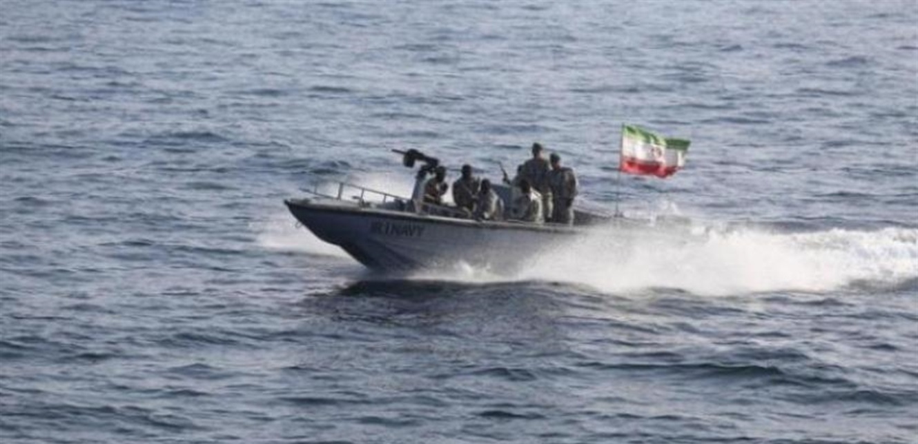 الجيش الأميركي: زورق عسكري إيراني اقترب من سفننا الحربية بمضيق هرمز