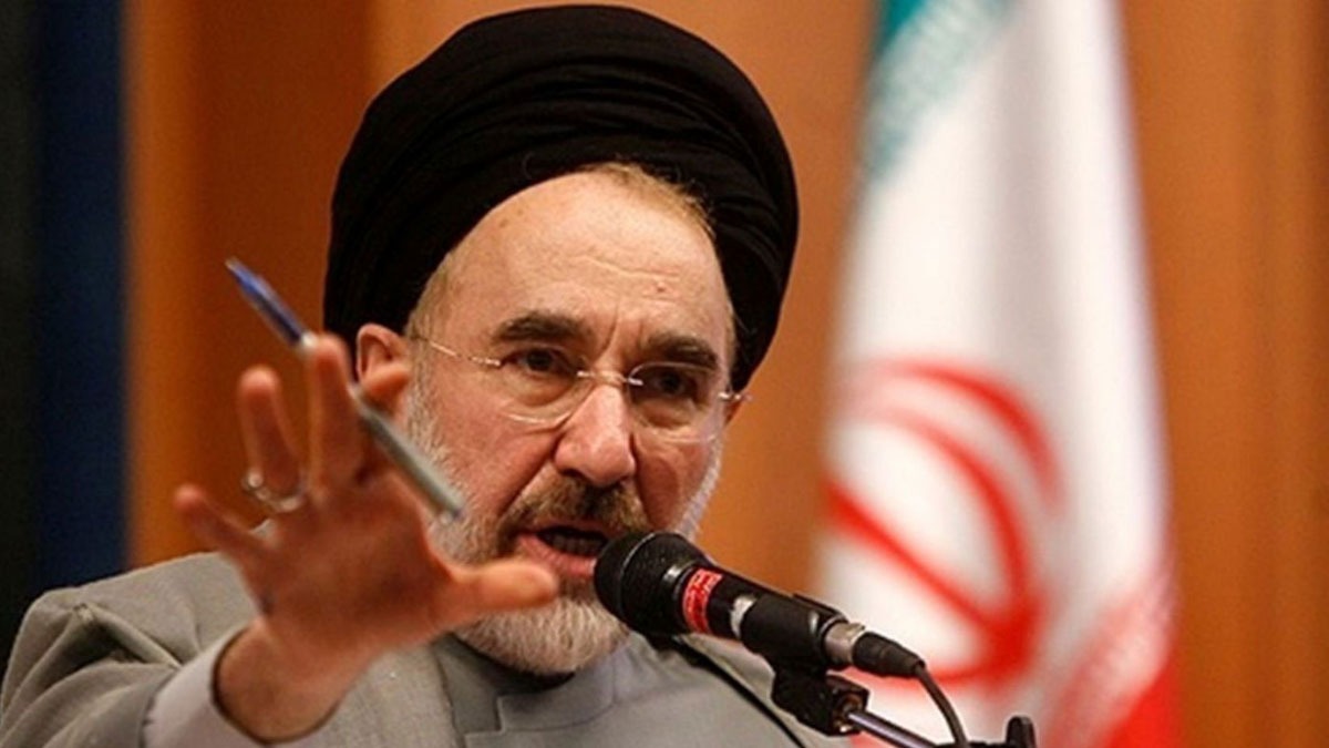 اتهامات بالخيانة ومطالبات بالمحاكمة.. هجوم على خاتمي بعد تحذيره من "انهيار النظام" في إيران