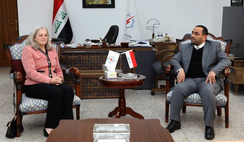 وزير الكهرباء العراقي يتحدث للسفيرة الامريكية عن "نهضة كبيرة" في إنتاج الطاقة