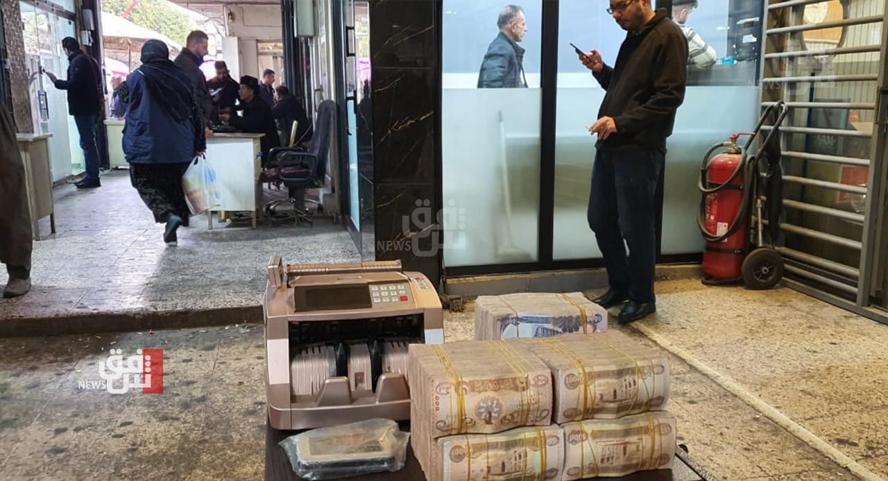 انخفاض أسعار الدولار في بغداد وأربيل مع إغلاق السوق في نهاية الأسبوع