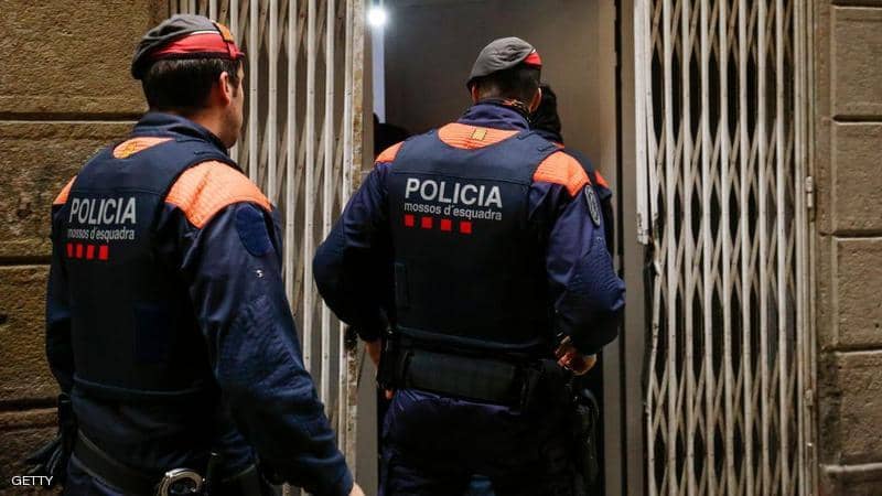 أسبانيا تعتقل مؤسس إمبراطورية إباحية أجبر شابات على تصوير مقاطع جنسية