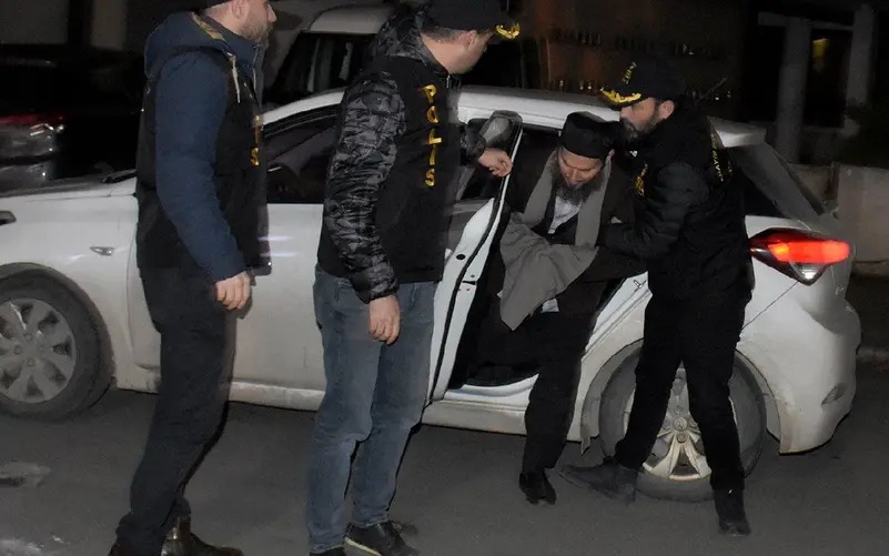 زوجوها بعمر 6 سنوات.. فتاة تركية تقاضي والديها وزوجها بتهمة "الاعتداء الجنسي" على قاصر