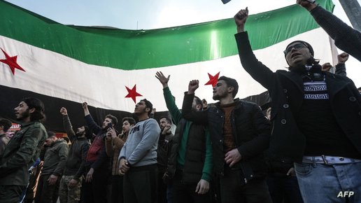 سوريون يتظاهرون في الشمال احتجاجاً على التقارب التركي مع الأسد