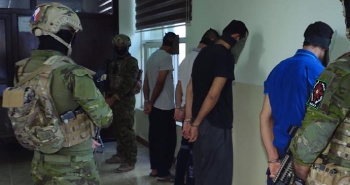 الحكم على خمسة مدانين بتهم تعاطي والاتجار بالمخدرات بمنطقة كوردستانية