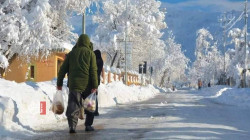 بعد العطلة.. الثلوج تغلق طريقين رئيسيين في مدينة بكوردستان (صور)