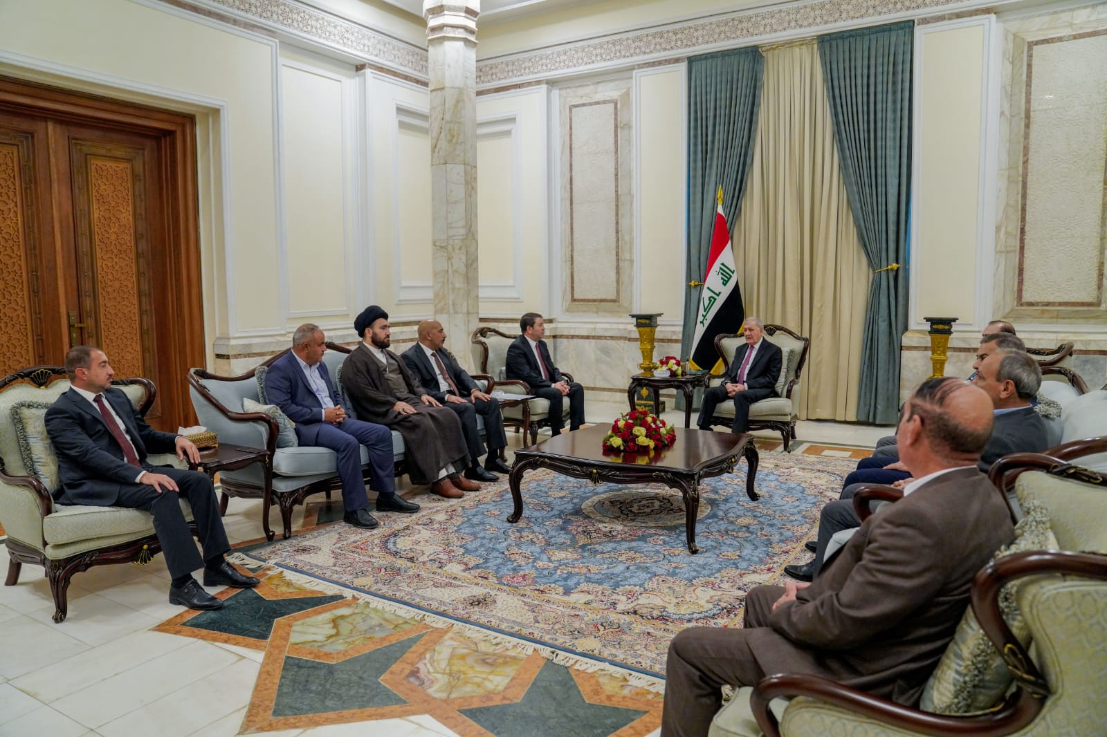 الرئيس العراقي: يجب إعادة إعمار سنجار وتعويض المتضررين.