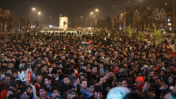 المطر الغزير والبرد لم يمنعهم.. شفق نيوز تواكب مشجعي "أسود الرافدين" في متابعتهم لمواجهة السعودية (صور)
